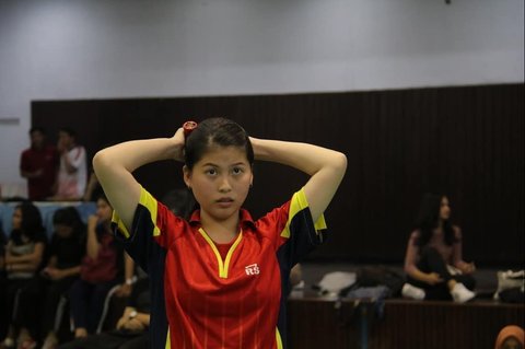 Mantan Atlet, Ini 7 Potret Sporty Mitzi Abigail Saat Bermain Bulu Tangkis