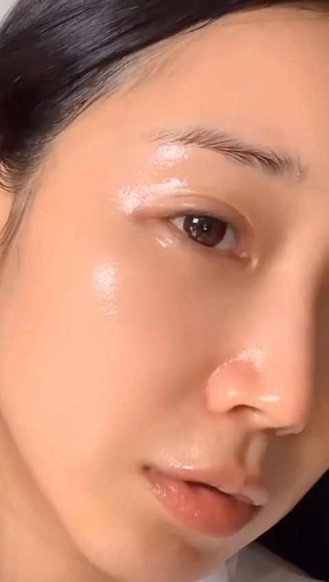 Wajah Bersih dan Glowing (Credit: Tiktok/@glassskinsecret)