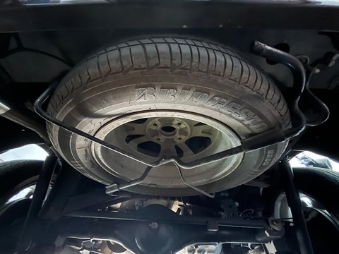 Ban serep yang terletak di bawah lebih mudah terkena kotoran.