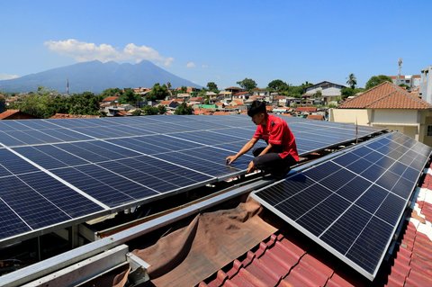 FOTO: Jurus UMKM di Bogor Hemat Biaya Listrik dan Dukung Keberlanjutan Lingkungan dengan PLTS Atap