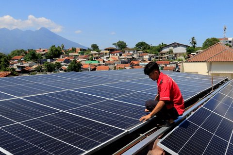 FOTO: Jurus UMKM di Bogor Hemat Biaya Listrik dan Dukung Keberlanjutan Lingkungan dengan PLTS Atap