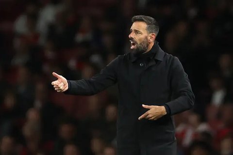 Manchester United - Ekspresi Lesu Erik Ten Hag (Bola.com/Adreanus Titus)