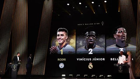 FOTO: Rodri Raih Ballon d'Or 2024, Ini Kontribusi Luar Biasa untuk Manchester City dan Timnas Spanyol