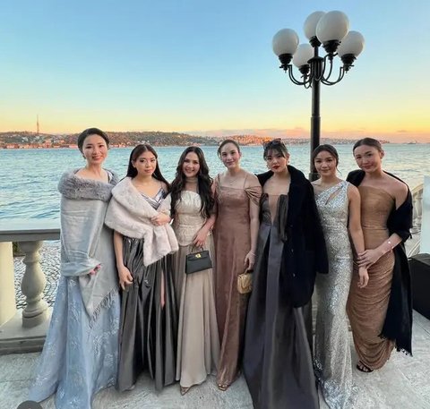 Penampilan Jessica Mila dan Yakup Hasibuan kondangan ke Turki. (sumber: Instagram/jscmila)
