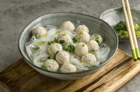 Ilustrasi bakso ayam (Photo by jcomp on Freepik)