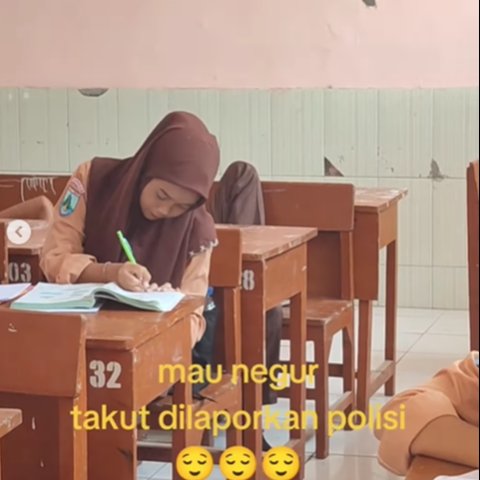 Kelakuan 'Bebas' Murid di Kelas Bikin Guru Tak Berani Tegur, Pak Guru: Takut Dilaporkan Polisi