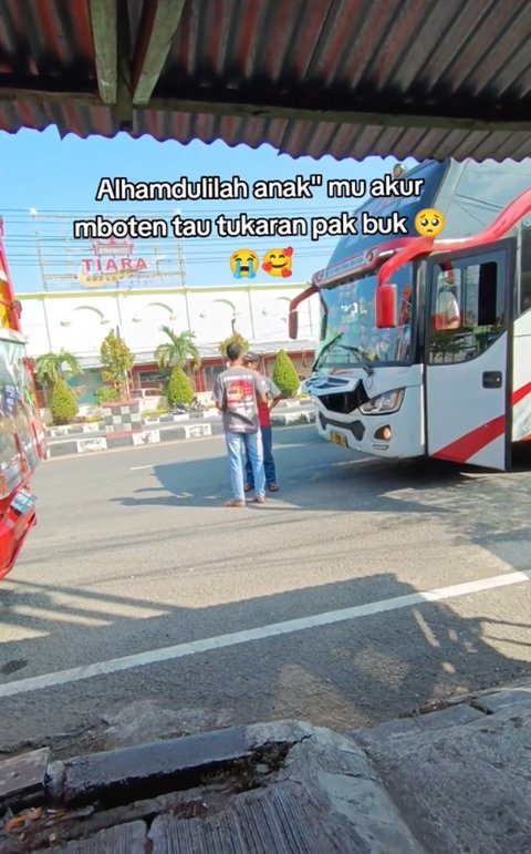 Sopir Truk Ini Tak Sengaja Bertemu Kakaknya yang Jadi Sopir Bus di Jalanan, Ekspresi Bahagianya Jadi Sorotan