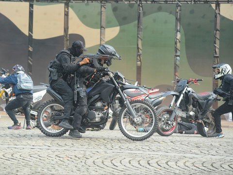 FOTO: Gagahnya Tentara Berkuda dan Pasukan Pengamanan VVIP Pamer Kekuatan Saat Geladi Bersih HUT ke-79 TNI