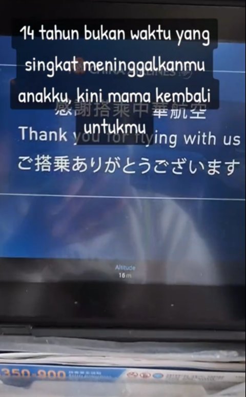 Peluk Erat Bak Lepas Kerinduan, Momen Wanita Sambut Ibunda yang Datang Dari Luar Negeri Ini Bikin Haru