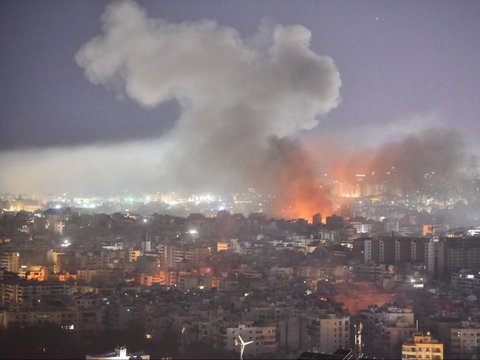 FOTO: Tak Kapok Dihujani Rudal Iran, Israel Tetap Brutal Serang Jalur Gaza dan Lebanon