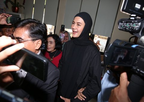 Paula Verhoeven Absen di Sidang Cerai, Kuasa Hukum: Masih Ada Peluang Damai