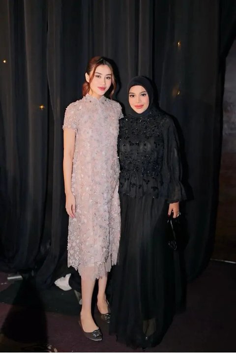 Gaya Fuji An dan Aaliyah Massaid di Acara Ngunduh Mantu Kakak Fadil Jaidi. [@fuji_an/@aaliyah.massaid]