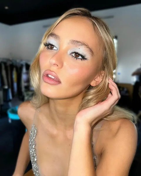 Kecantikan Mitzi Abigail di Hari Pernikahan, Makeup Minimalis yang Memesona