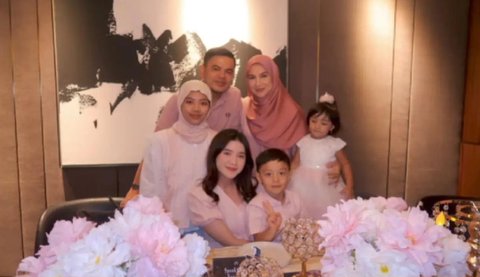 7 Potret Kedekatan Anak Kandung dan Sambung Irish Bella, Akrab Quality Time Bareng