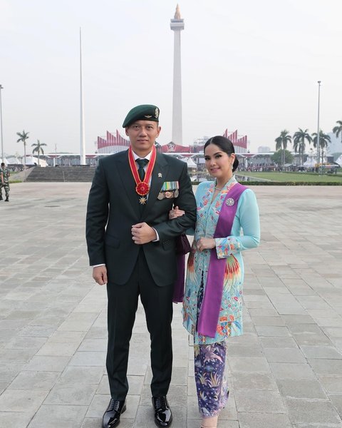 Sebagai ibu satu anak, Annisa Pohan memilih untuk berpikir logis; ia menyadari bahwa jarang ada pasangan suami istri yang bisa mencapai karier tinggi secara bersamaan, sehingga salah satu harus mengalah.