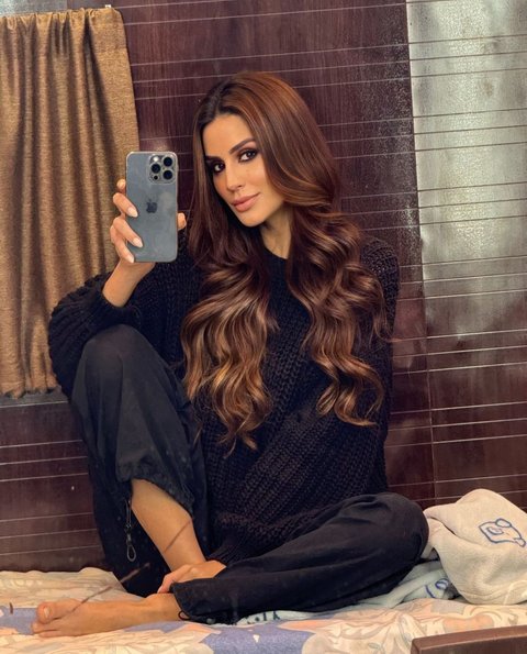 Profil Larissa Bonesi, Model Brasil Yang Dirumorkan Dengan Anak Sulung Shah Rukh Khan