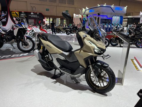 Honda ADV 160 adalah sebuah model sepeda motor.
