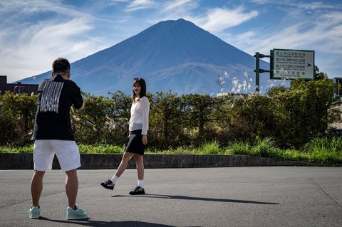 FOTO: Krisis Iklim Makin Nyata, Puncak Gunung Fuji Telat Bersalju untuk Pertama Kali Sejak 130 Tahun