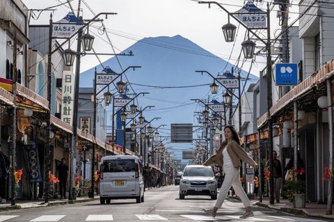 FOTO: Krisis Iklim Makin Nyata, Puncak Gunung Fuji Telat Bersalju untuk Pertama Kali Sejak 130 Tahun