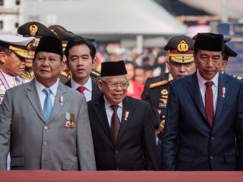 FOTO: Momen Terakhir Jokowi Pimpin Peringatan HUT TNI sebagai Presiden, Sempat Ucapkan Terima Kasih ke Prabowo