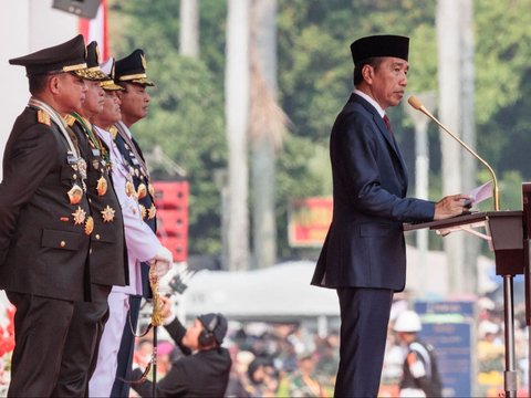 FOTO: Momen Terakhir Jokowi Pimpin Peringatan HUT TNI sebagai Presiden, Sempat Ucapkan Terima Kasih ke Prabowo