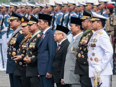 FOTO: Momen Terakhir Jokowi Pimpin Peringatan HUT TNI sebagai Presiden, Sempat Ucapkan Terima Kasih ke Prabowo