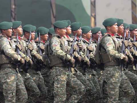 FOTO: Gagahnya Altusista hingga Jet Tempur Pamer Kekuatan di HUT TNI, Bikin Ribuan Masyarakat Terpukau