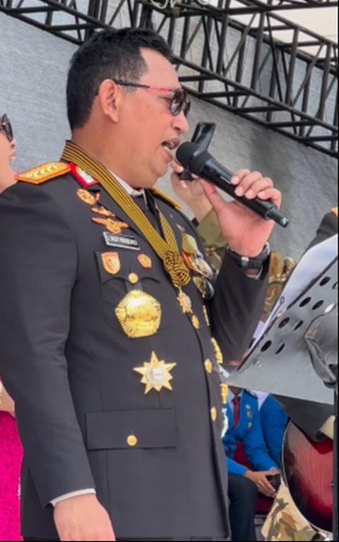 Jenderal TNI-Polri Duet Bareng Kaka Slank