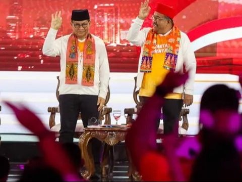 FOTO: Momen Debat Perdana Pilkada Jakarta 2024: Ridwan Kamil dan Pramono Tenang, Dharma Pongrekun Sempat Gugup