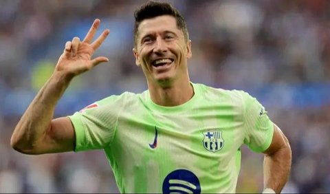 FOTO: Gacor! Robert Lewandowski Cetak Hattrick Saat Barcelona Bungkam Alaves