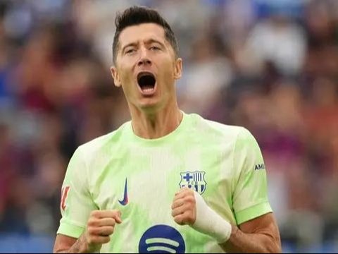 FOTO: Gacor! Robert Lewandowski Cetak Hattrick Saat Barcelona Bungkam Alaves