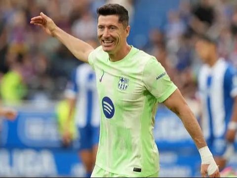 FOTO: Gacor! Robert Lewandowski Cetak Hattrick Saat Barcelona Bungkam Alaves