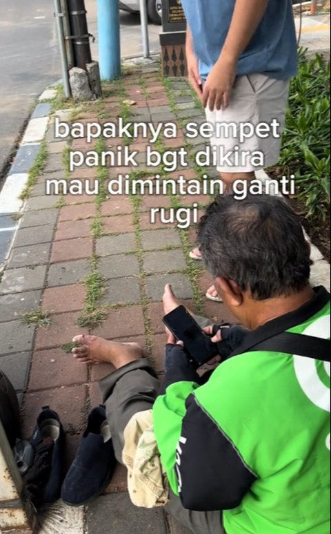 Momen Driver Ojol Panik Usai Tabrak Mobil hingga Penyok, Respons Pemilik Mobil Ini Banjir Pujian