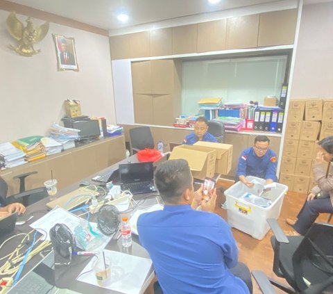 Kejaksaan Geledah Kantor KLHK Terkait Korupsi Sawit, 4 Boks Barang Bukti Diangkut dari Ruangan Sekjen