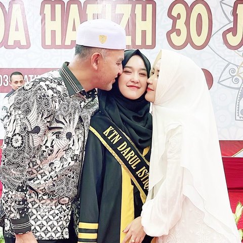 Potret Kamila Asy Syifa Istri Gus Zizan bersama Ibunda, Kini Jadi Sorotan