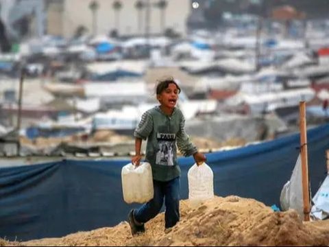 FOTO: Setahun Genosida Israel, Begini Kondisi Menyedihkan Pengungsi Palestina di Khan Yunis