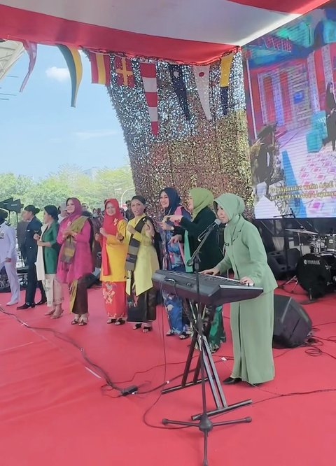 Sosok Arindi Putry Konawe, Persit yang Jadi Sorotan Usai Main Organ Piano Remix di HUT TNI-79
