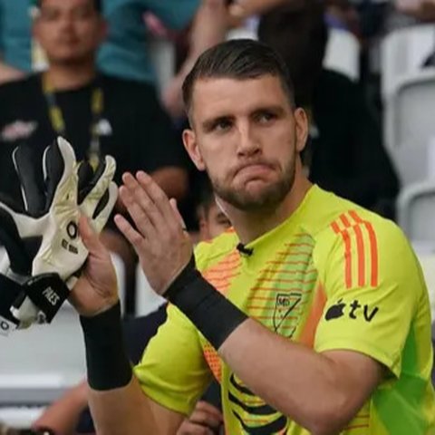 Kiper Timnas Indonesia, Maarten Paes, saat membela Dallas FC. (Jason Mowry / GETTY IMAGES NORTH AMERICA / Getty Images via AFP)