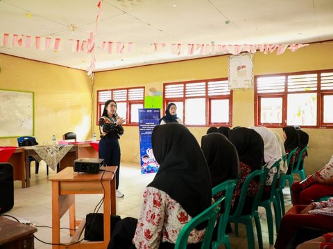 FOTO: BRI Peduli Salurkan Bantuan Teknologi Informasi dan Komunikasi serta Akses Internet untuk Sekolah di Wilayah 3T