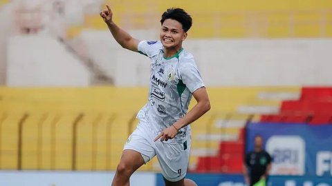 Ilustrasi - Rizky Ridho Jersey Persija Jakarta Nuansa Timnas Indonesia (Bola.com/Adreanus Titus)
