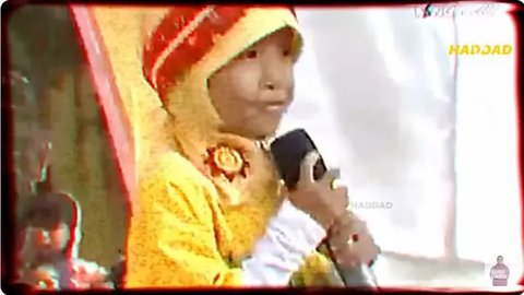 Potret terkini anak kecil yang mempopulerkan lagu 'Rindu Muhammadku' bersama Haddad Alwi. (sumber: YouTube/Haddad Alwi Official)