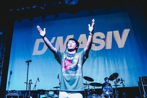 Rian D'Masiv Temukan Kaos Langka Dewa 19, Harga Rp58 Juta jadi Sorotan