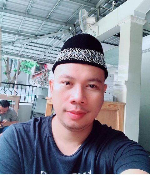 Bernyanyi di Tengah Debat Pilbup Pemalang 2024, Ini Profil Vicky Prasetyo yang Selalu Jadi Sorotan