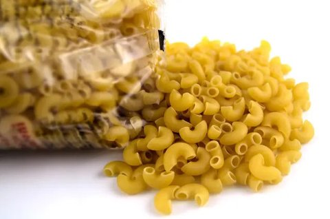 Makaroni terbuat dari campuran gandum jenis durum, tepung terigu, dan air/Copyright shutterstock/