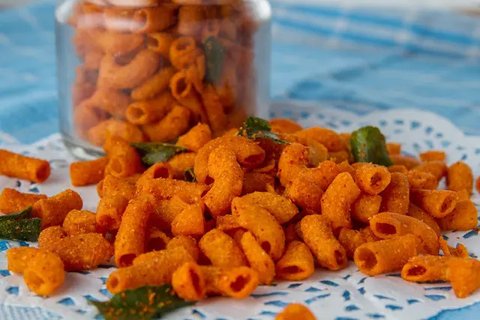 Makaroni terbuat dari campuran gandum jenis durum, tepung terigu, dan air/Copyright shutterstock/