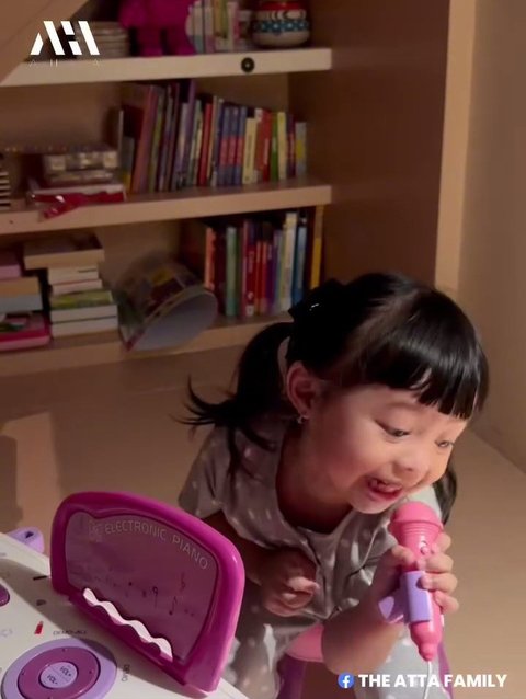 Gemasnya Kelakuan Ameena Anak Atta dan Aurel, Penuh Penghayatan Nyanyi Lagu Mahalini