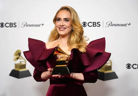 Salah satu momen viral pekan ini, saat Adele mendapati Celine Dion menonton konsernya. Adele lantas menghadiri dan memeluk sang diva sambil menangis. (Foto: Dok. Instagram @celinedion)