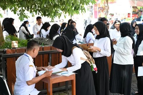 Peserta Tes Seleksi Kompetensi Dasar (SKD) Calon Pegawai Negeri Sipil (CPNS) di Yogyakarta, Sabtu (19/10/2024). Dok Kementerian PANRB