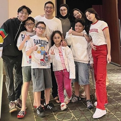 Kebersamaan Adelia Wilhelmina Bareng 2 Anak Perempuan Okie Agustina, Akrab - Terlihat bak Kakak Adik