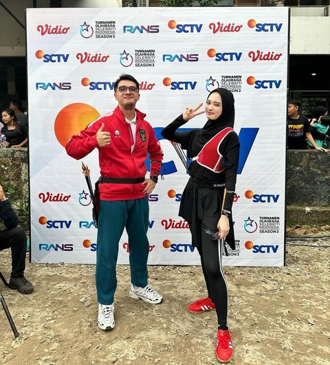 Ricky Harun diketahui telah beristrikan, dan status Inara Rusli sebagai janda menimbulkan kekhawatiran di kalangan warganet.<br><br>